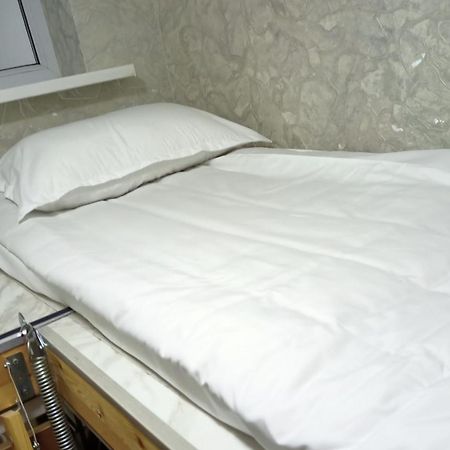 Двухуровневый Практичный Лофт Apartamento Almaty Exterior foto